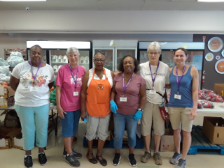 Redeemer Food Pantry volunteers